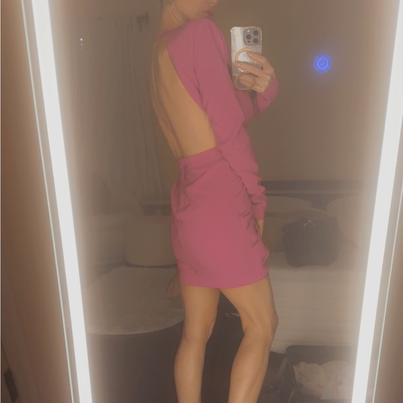 Stunning pink mini dress w open back by Michael Costello x Revolve. - Picture 4 of 4